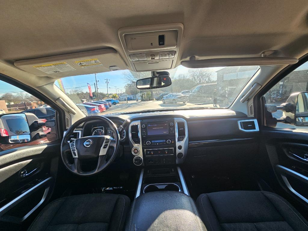 2017 Nissan Titan