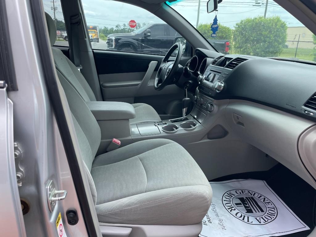 2011 Toyota Highlander - $7,995
