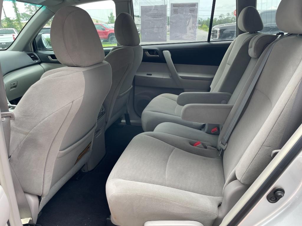 2011 Toyota Highlander - $7,995