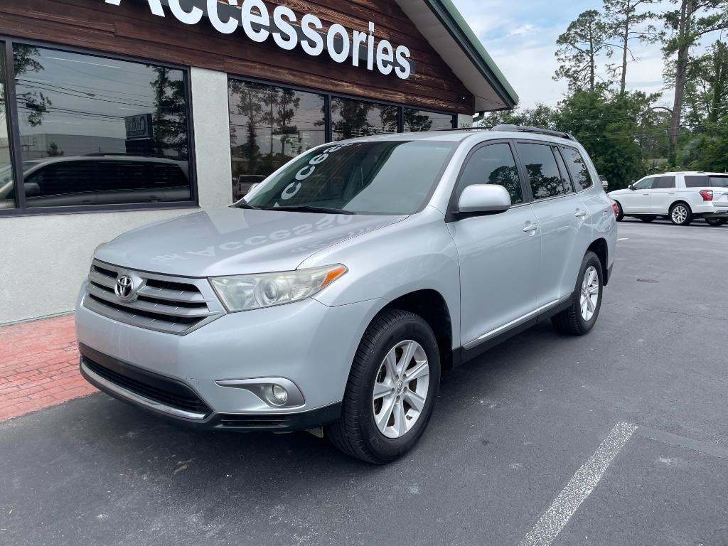 2011 Toyota Highlander - $7,995