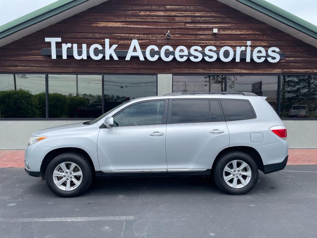 2011 Toyota Highlander - $7,995