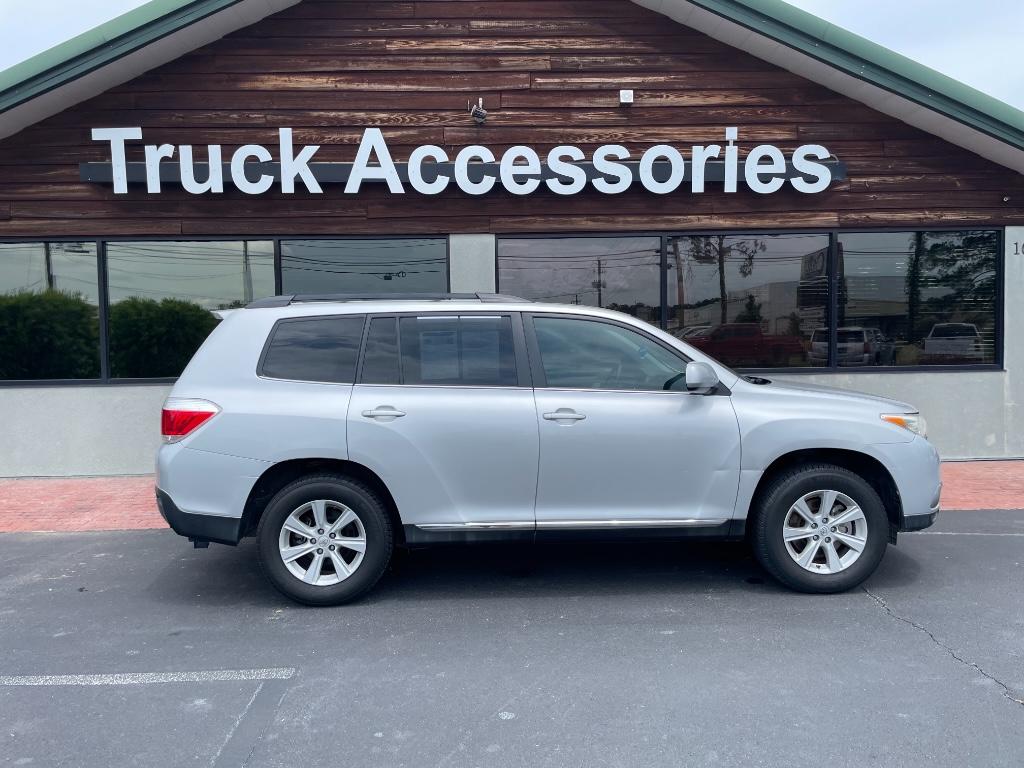 2011 Toyota Highlander - $7,995