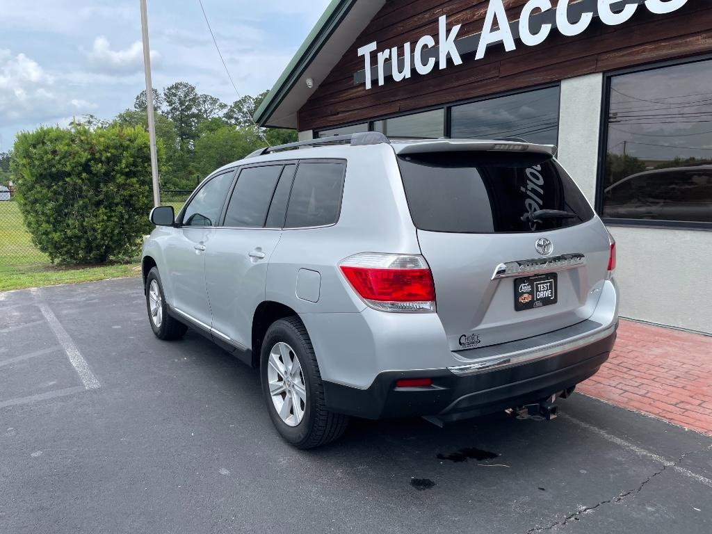2011 Toyota Highlander - $7,995