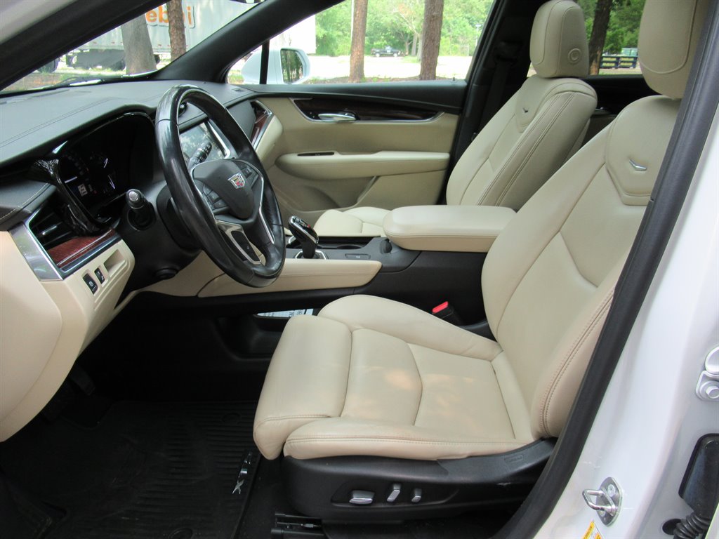 2017 Cadillac XT5 - $10,995