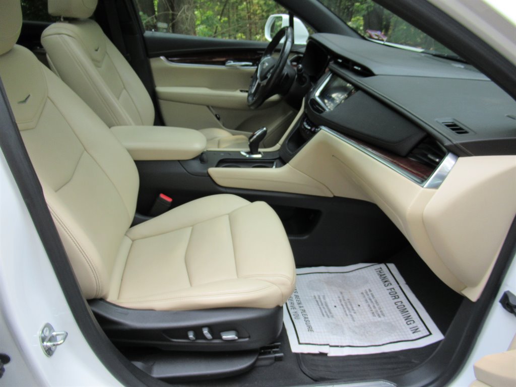 2017 Cadillac XT5 - $10,995