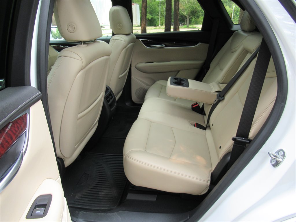 2017 Cadillac XT5 - $10,995