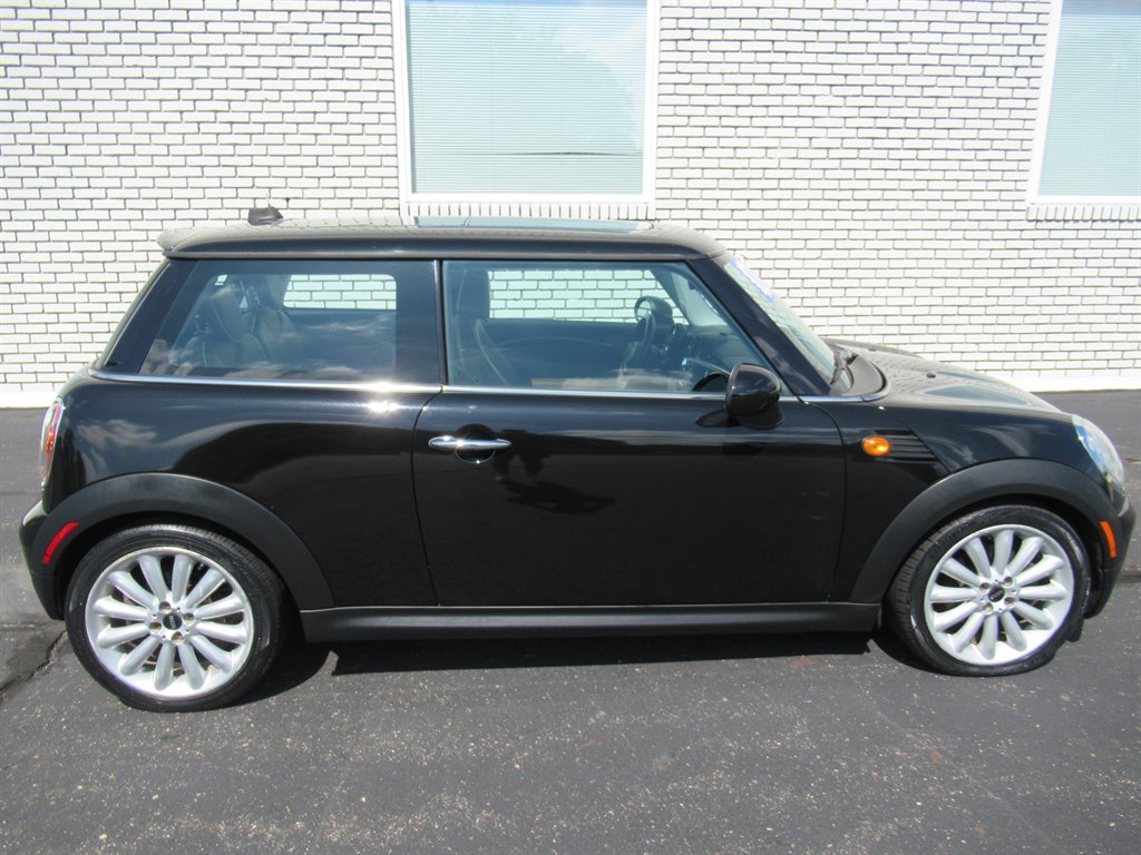 2010 MINI Cooper - $5,995