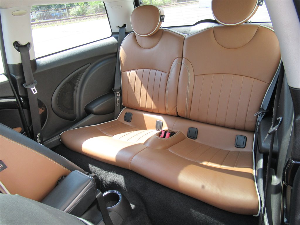 2010 MINI Cooper - $5,995