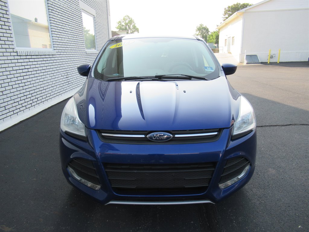 2014 Ford Escape - $9,995