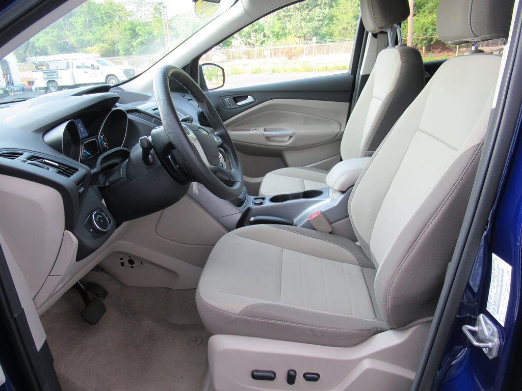2014 Ford Escape - $9,995