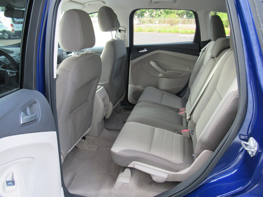 2014 Ford Escape - $9,995