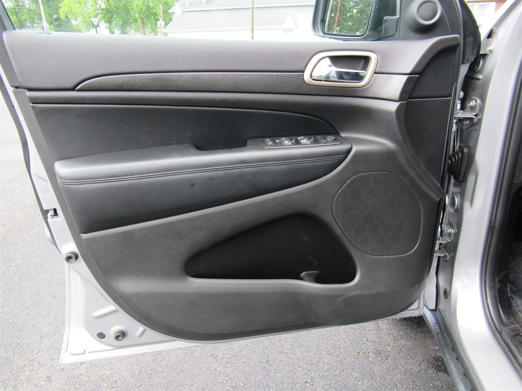 2015 Jeep Cherokee - $12,999