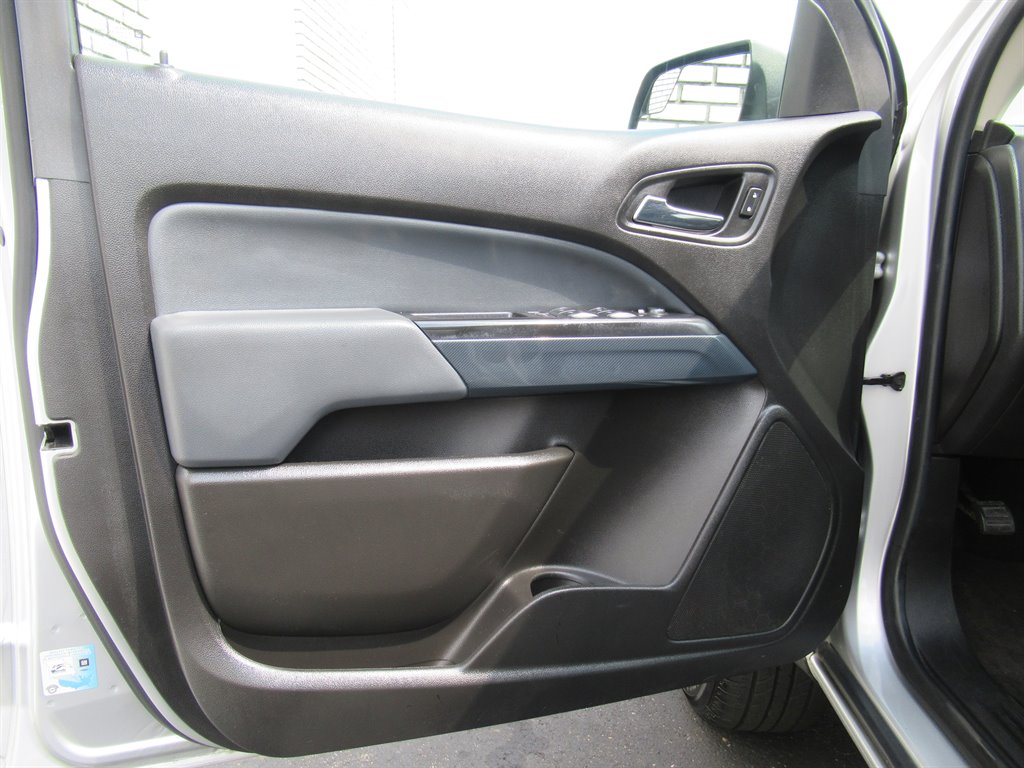 2016 Chevrolet Colorado - $15,999