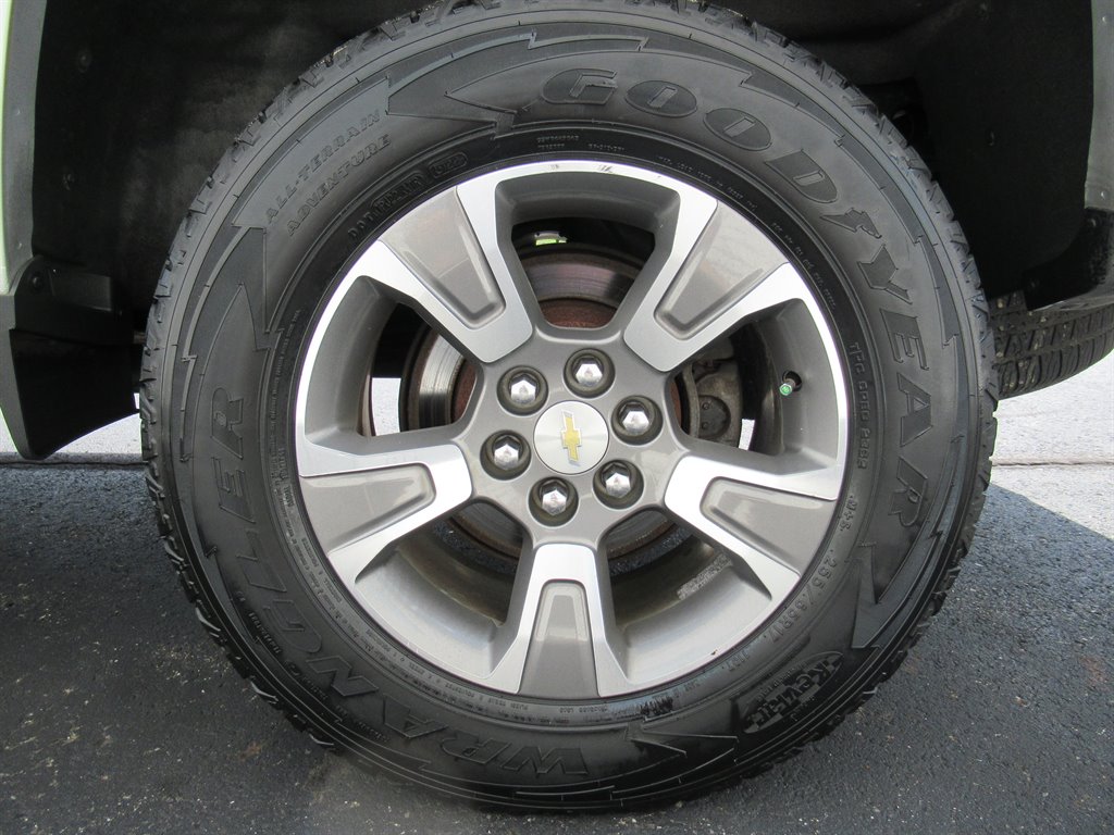 2016 Chevrolet Colorado - $15,999