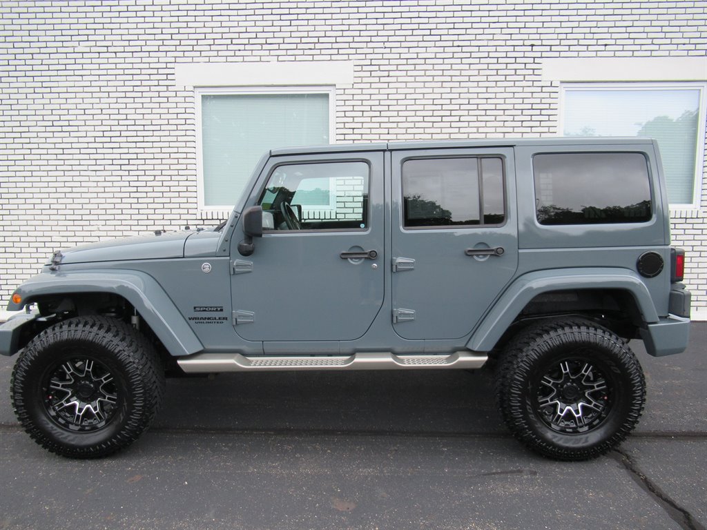 2015 Jeep Wrangler - $18,995