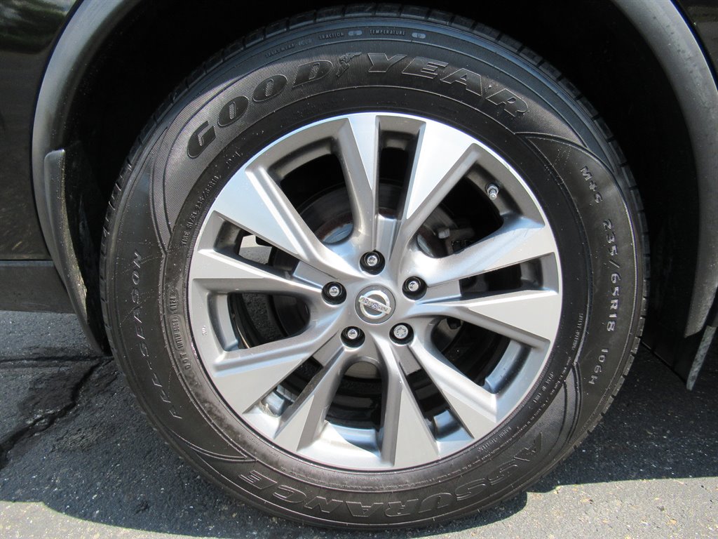 2016 Nissan Murano - $11,995
