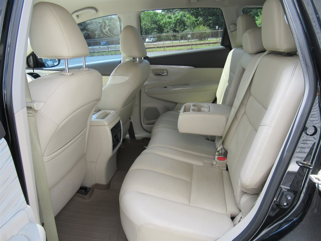 2016 Nissan Murano - $11,995