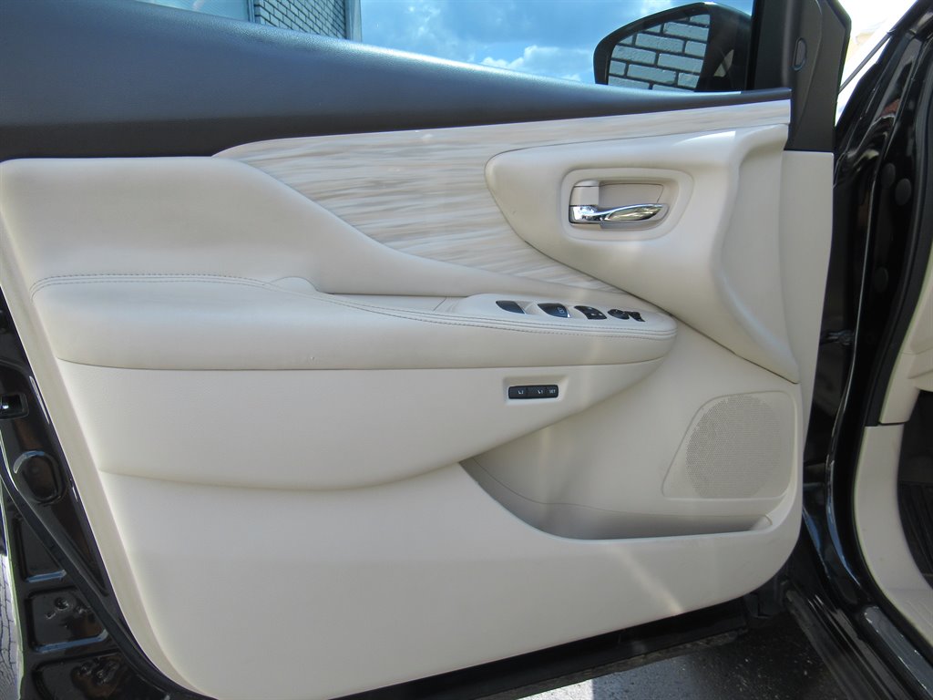 2016 Nissan Murano - $11,995