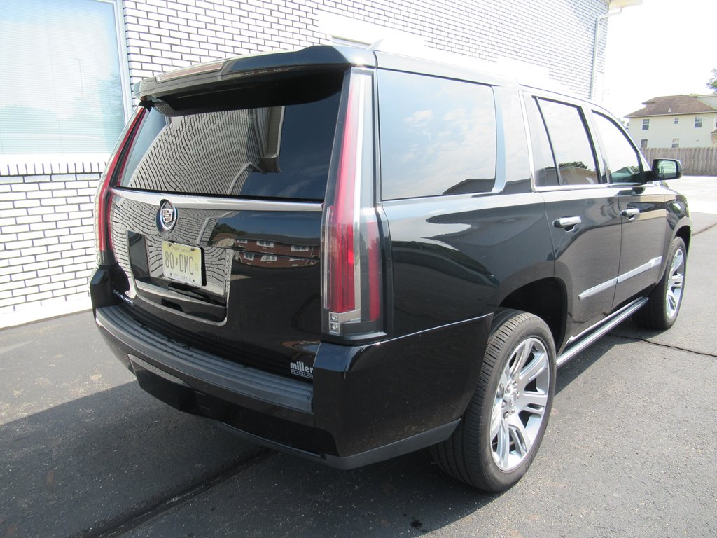 2015 Cadillac Escalade - $19,995