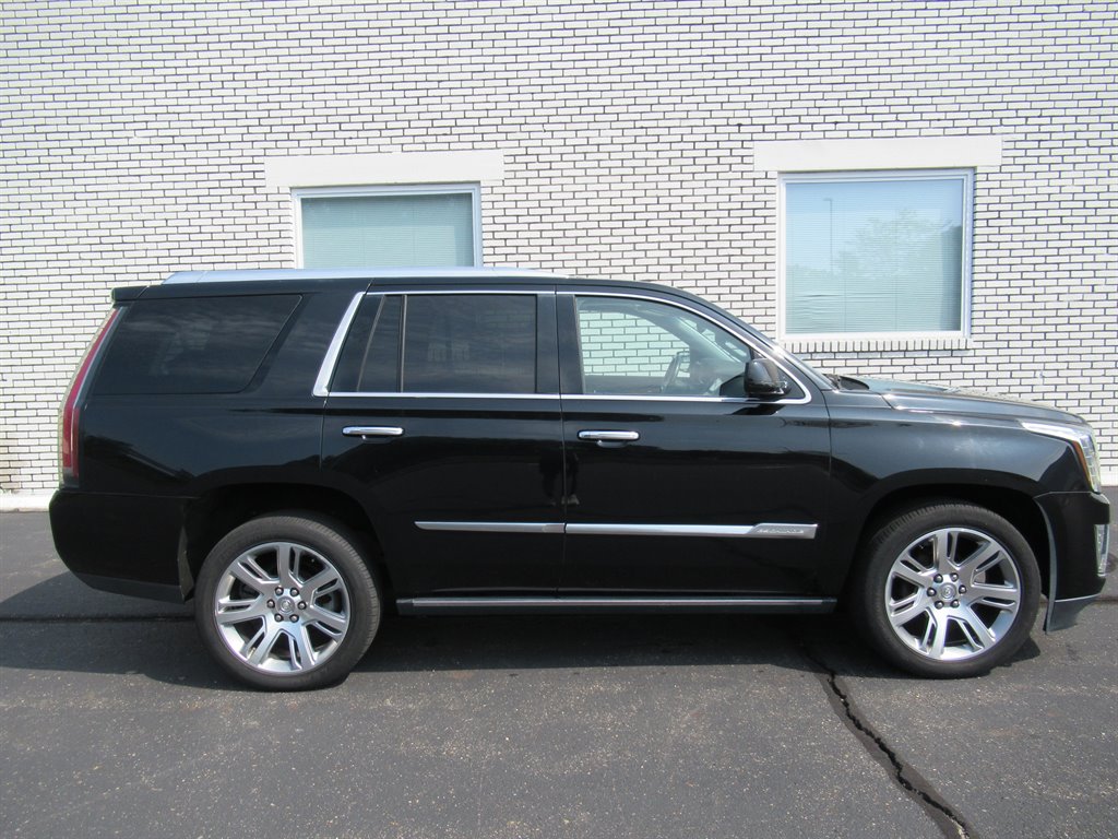 2015 Cadillac Escalade - $19,995