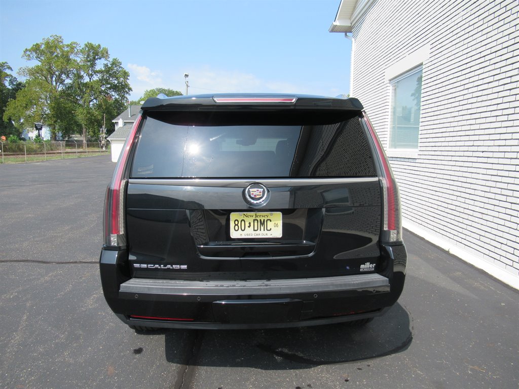 2015 Cadillac Escalade - $19,995
