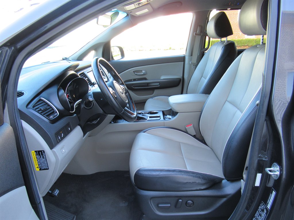 2019 Kia Sedona - $11,595