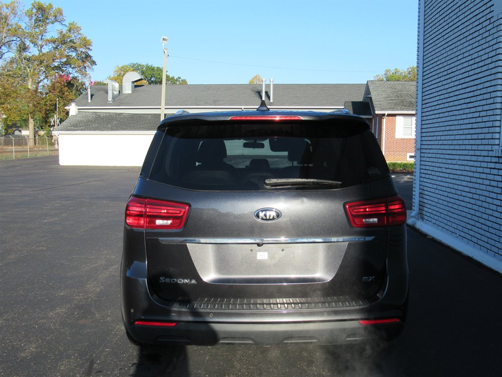 2019 Kia Sedona - $11,995