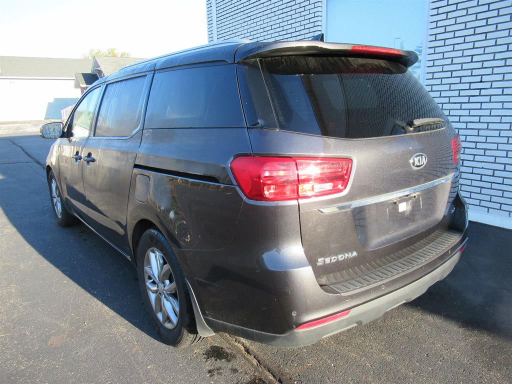 2019 Kia Sedona - $11,995