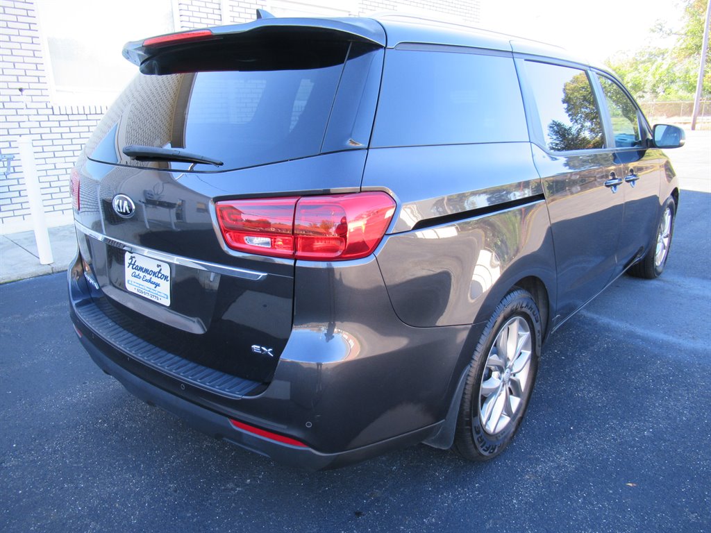 2019 Kia Sedona - $11,595