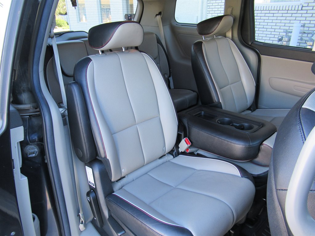 2019 Kia Sedona - $11,595
