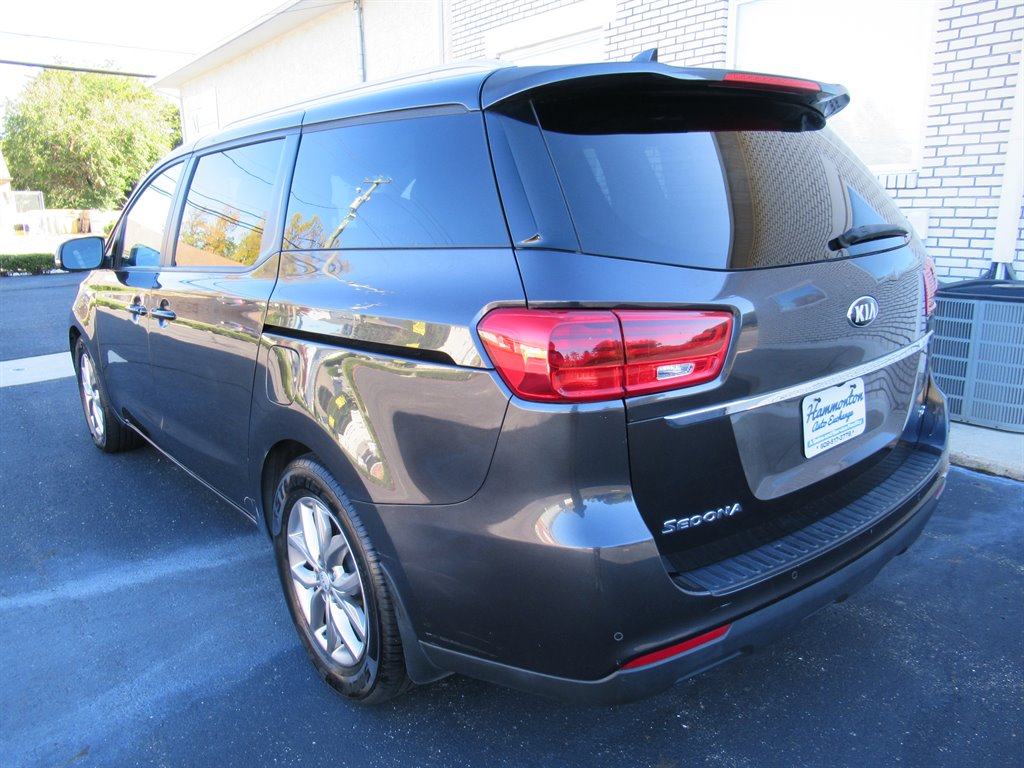 2019 Kia Sedona - $11,595