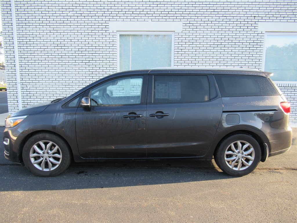 2019 Kia Sedona - $11,995