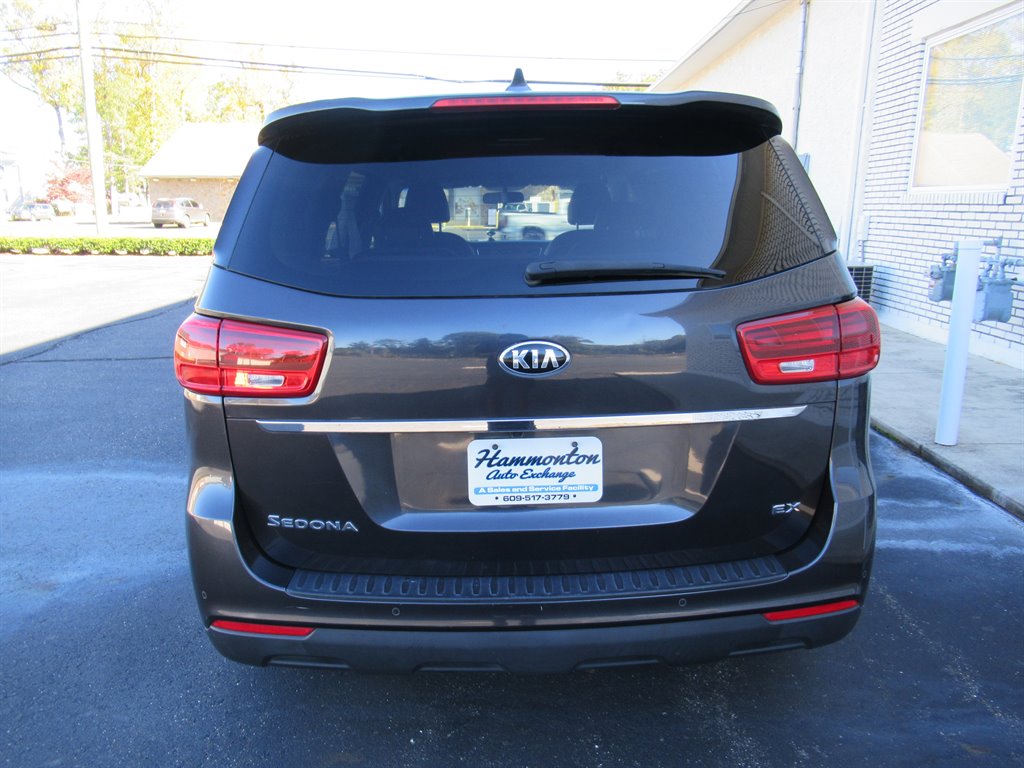 2019 Kia Sedona - $11,595