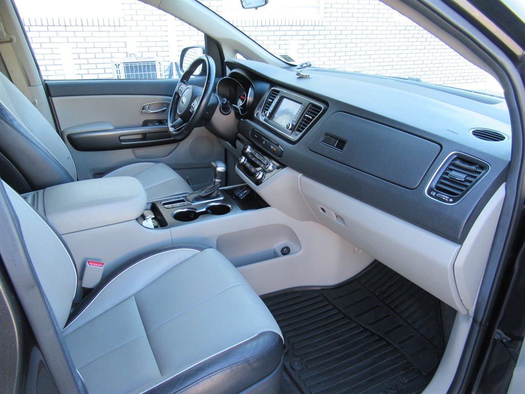 2019 Kia Sedona - $11,595
