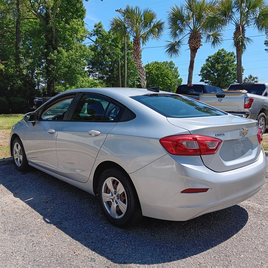 2017 Chevrolet Cruze - $8,900