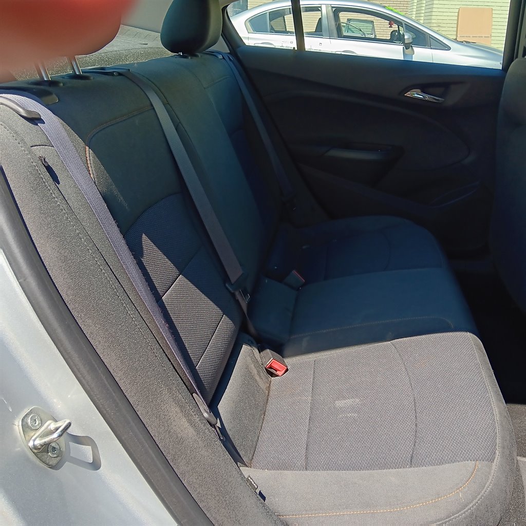 2017 Chevrolet Cruze - $8,900