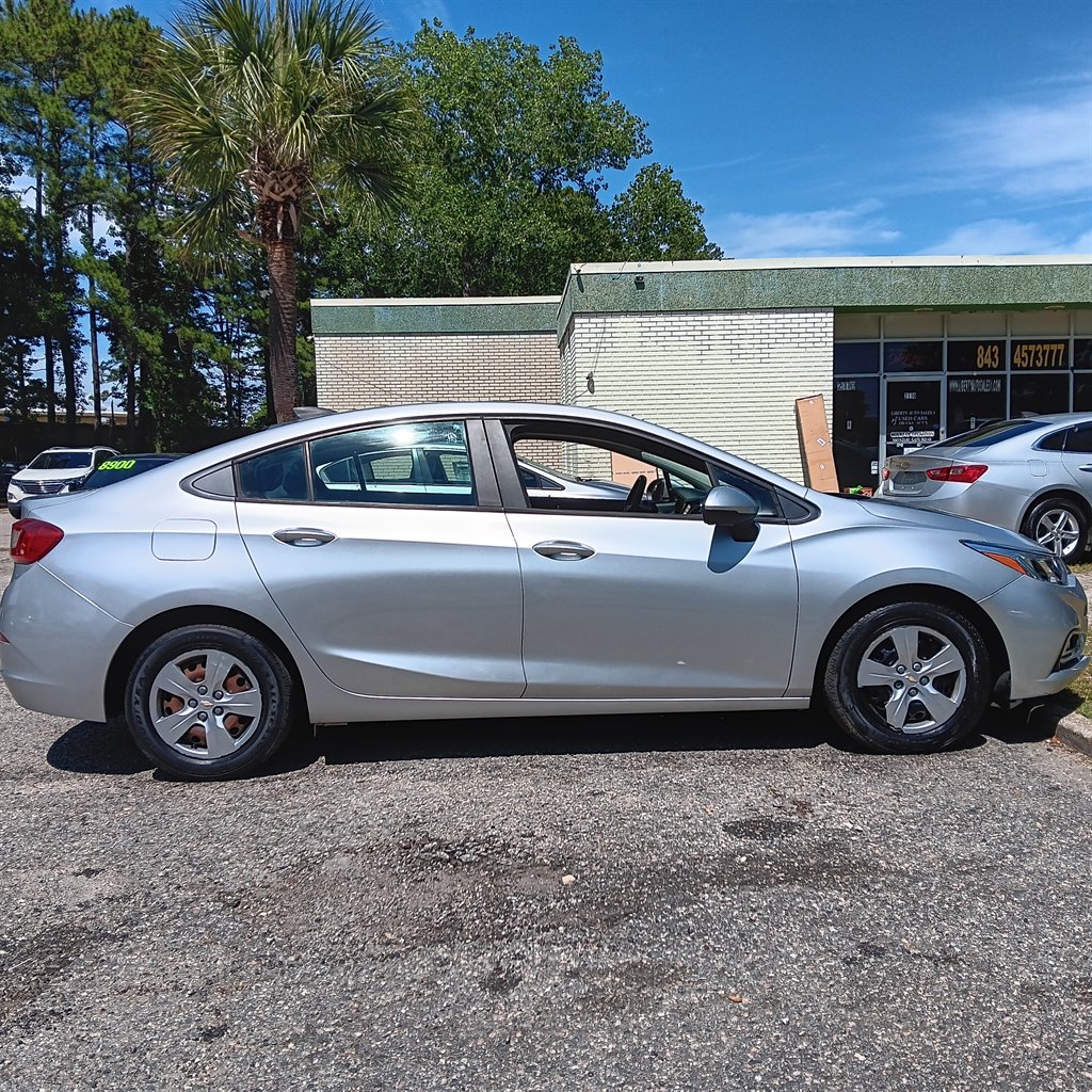 2017 Chevrolet Cruze - $8,900
