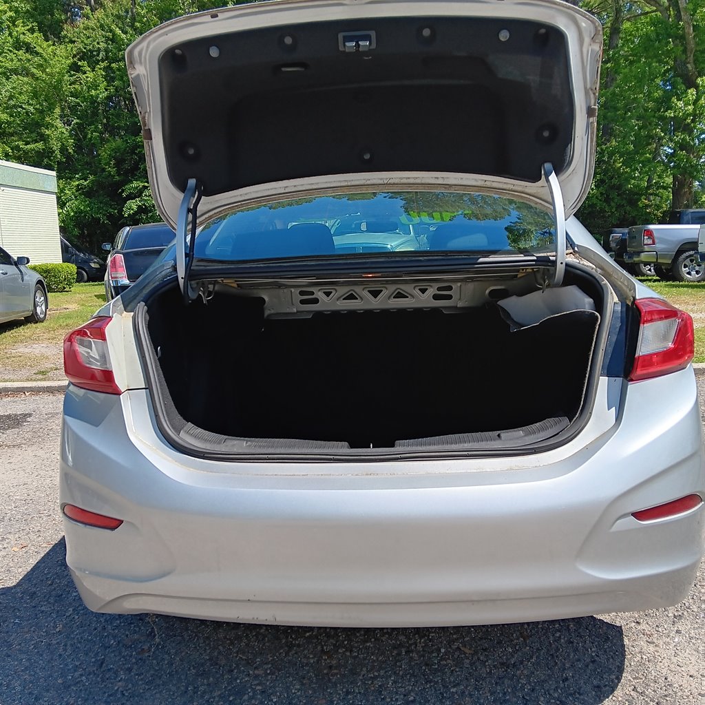 2017 Chevrolet Cruze - $8,900