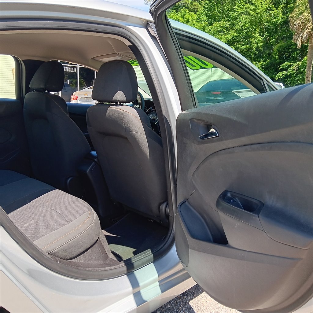 2017 Chevrolet Cruze - $8,900