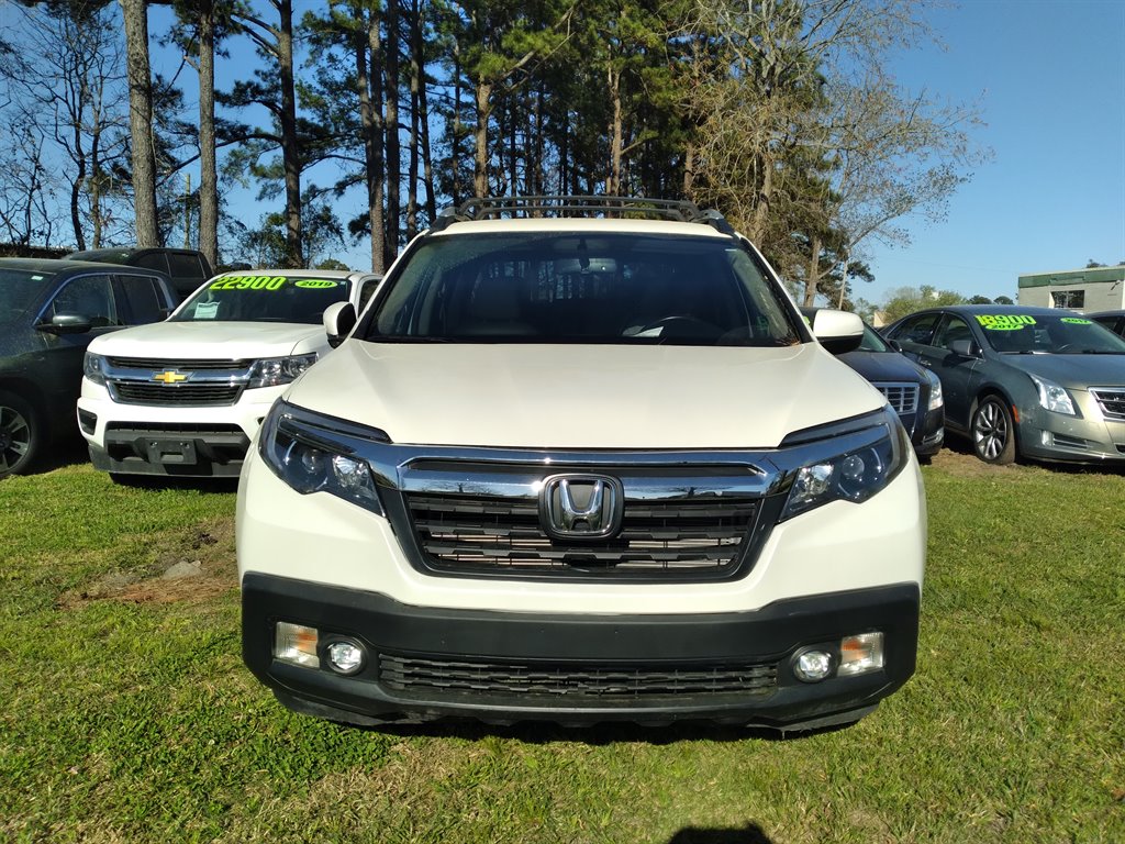 The 2017 Honda Ridgeline RTL-T photos