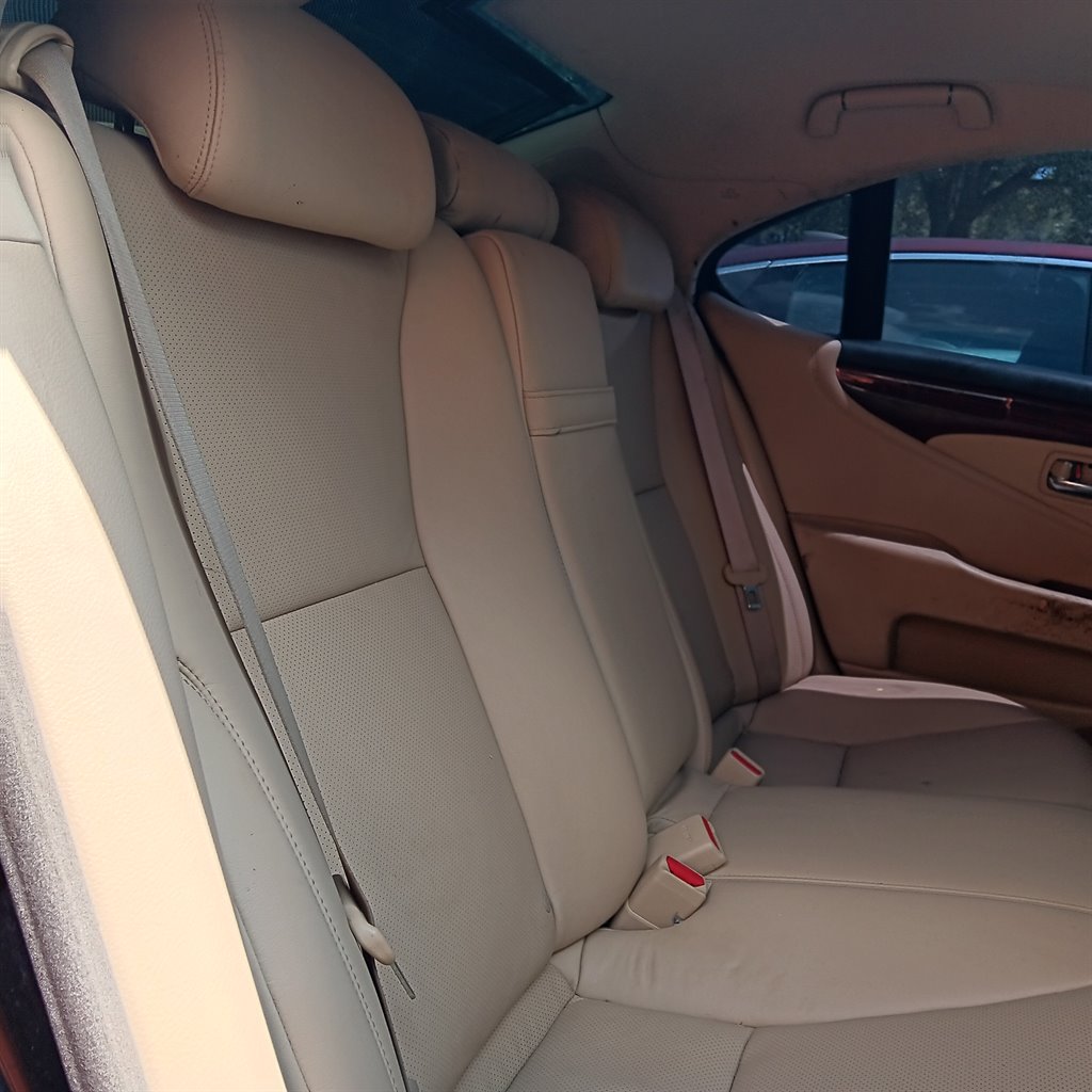 2007 Lexus LS - $8,900
