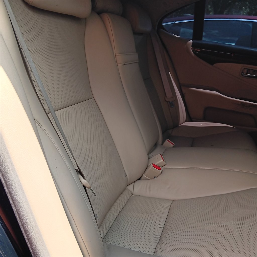 2007 Lexus LS - $8,900