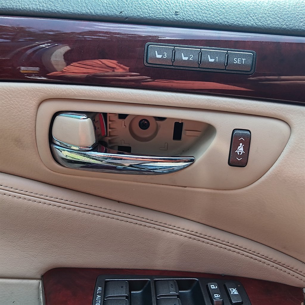 2007 Lexus LS - $8,900