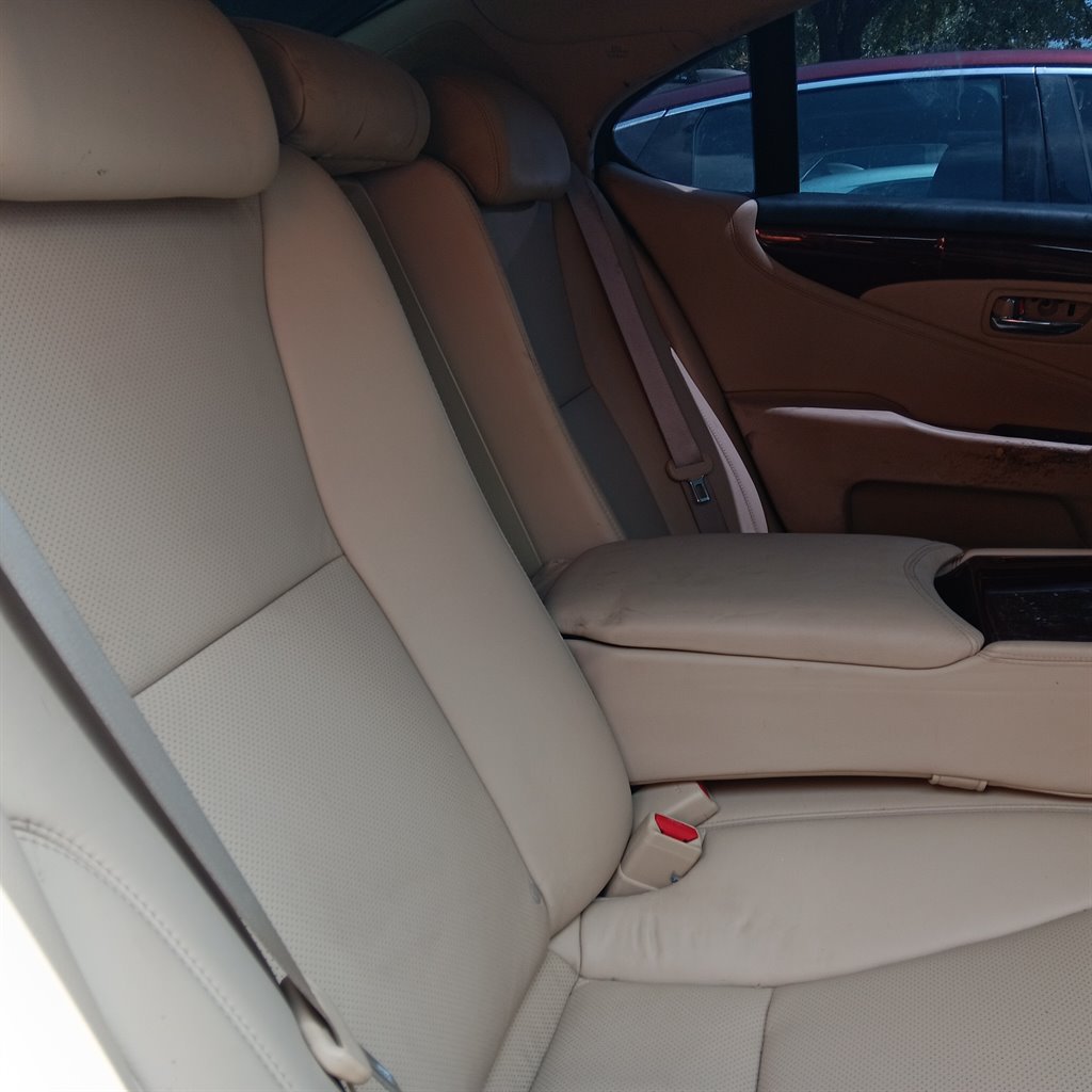 2007 Lexus LS - $8,900