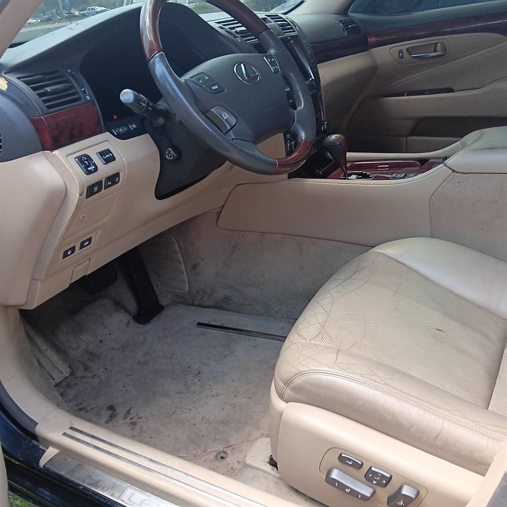 2007 Lexus LS - $8,900