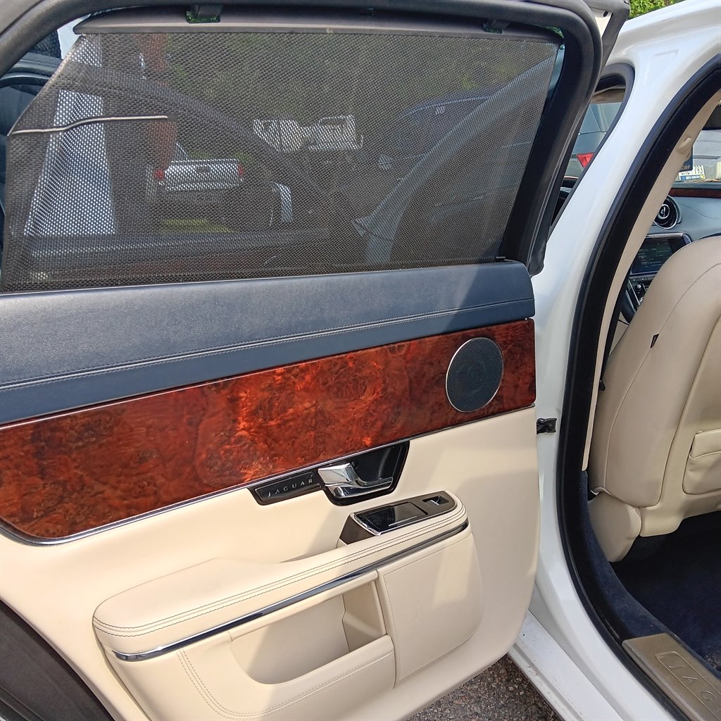 2011 Jaguar XJL photo