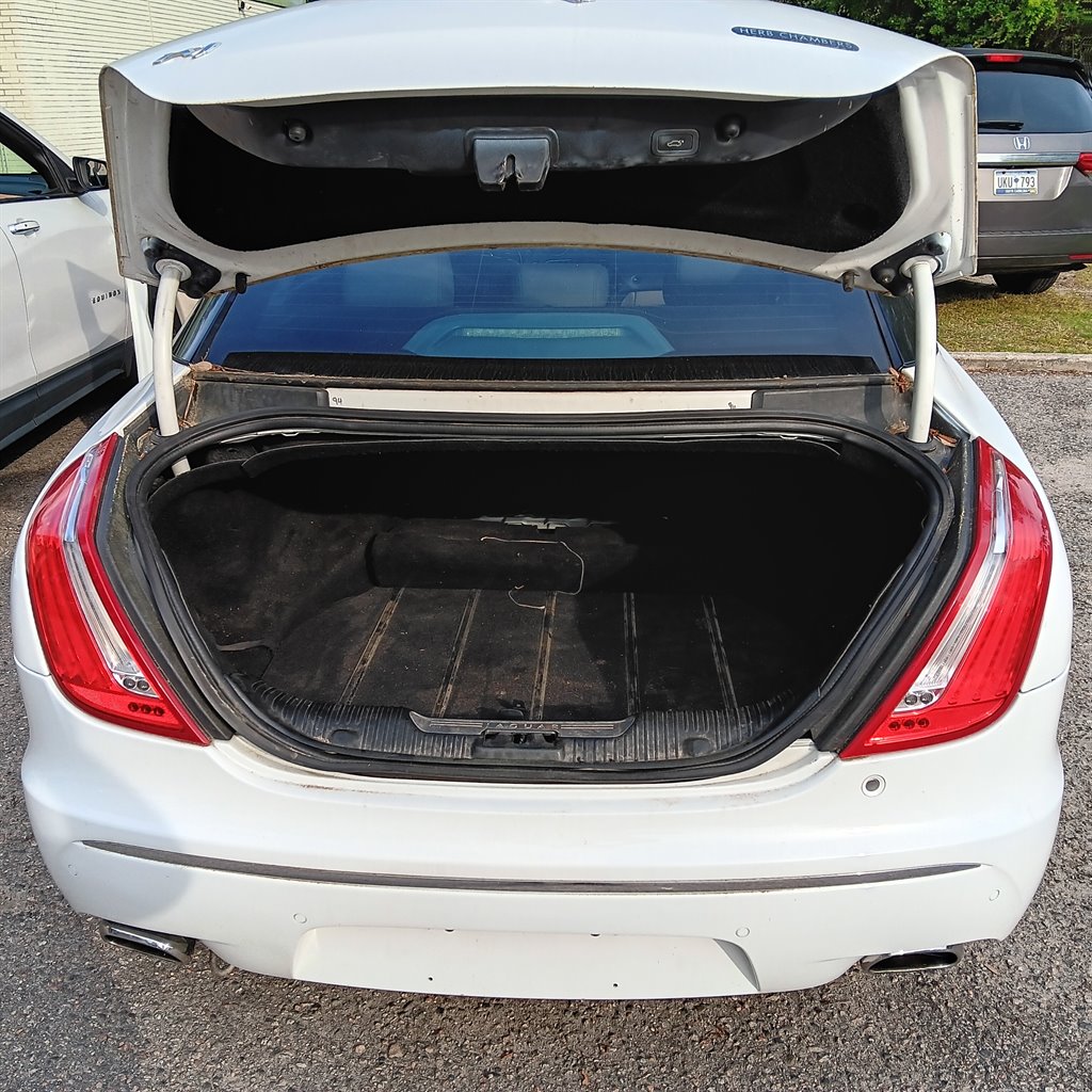 2011 Jaguar XJL photo