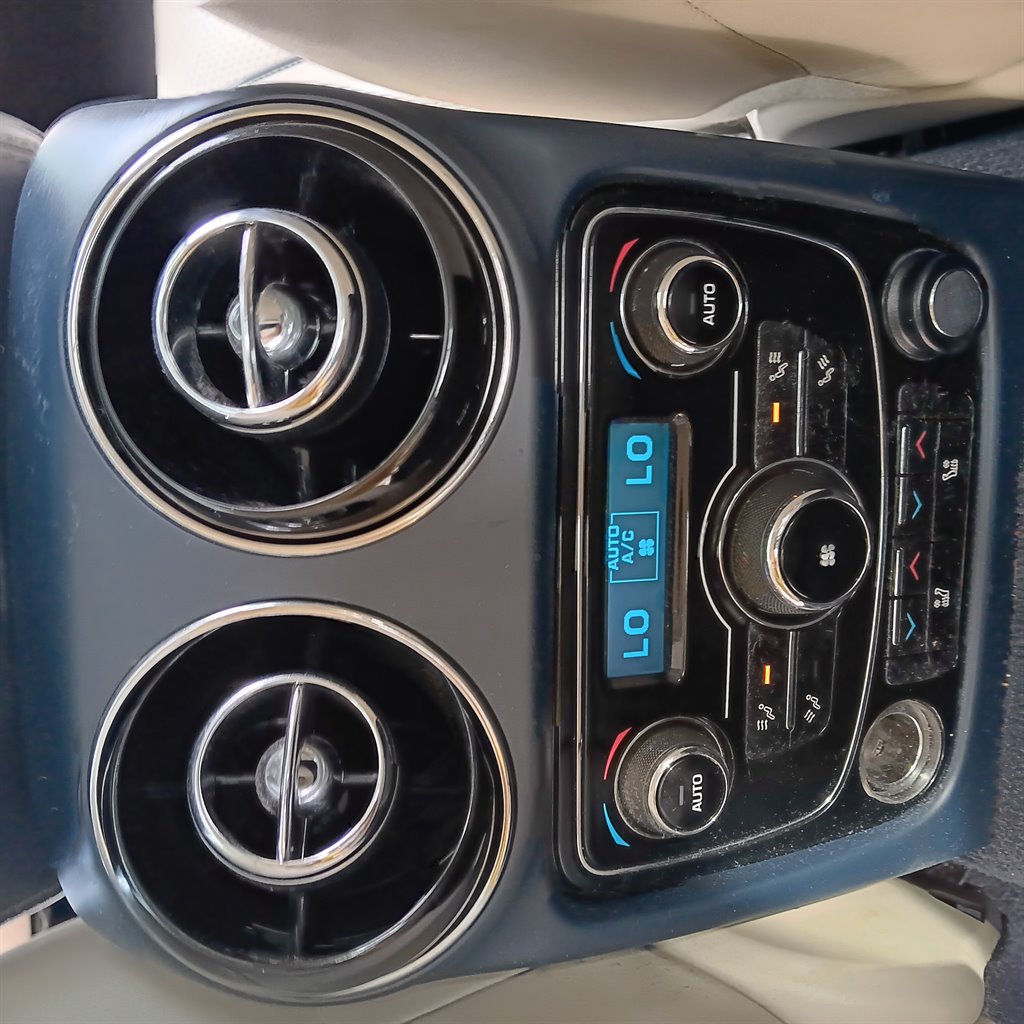 2011 Jaguar XJL photo