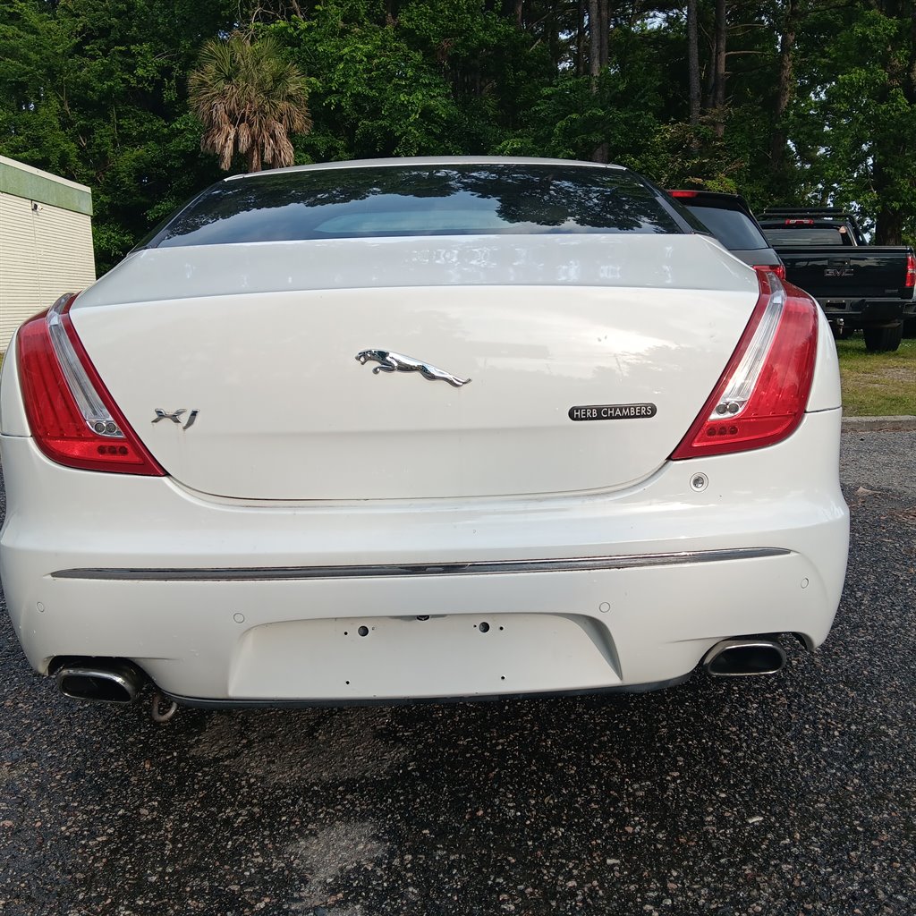 2011 Jaguar XJL photo