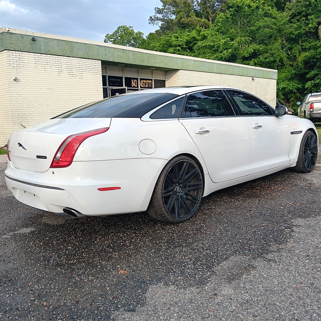 2011 Jaguar XJL photo